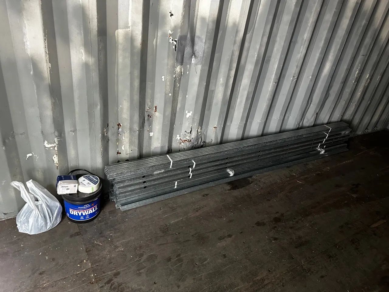 Vendo perfil montante 48, perfil guia 48, caixa 4/2 para gesso e perfil p/ teto F47