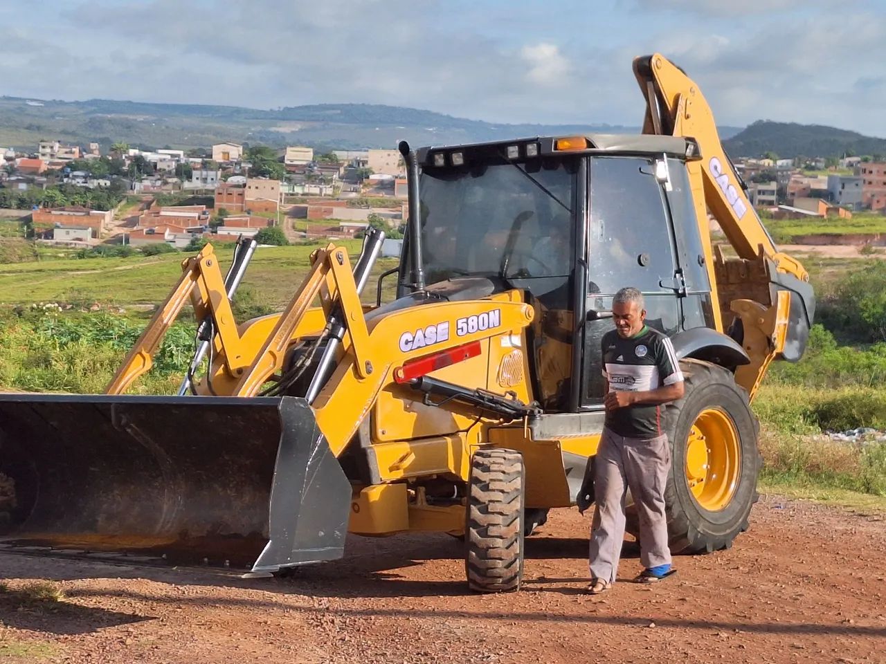 Case 580N 4x4 ano 2012 - Foto 3