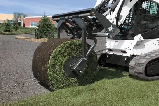 Desbobinador De Grama Marca Bobcat - Foto 3