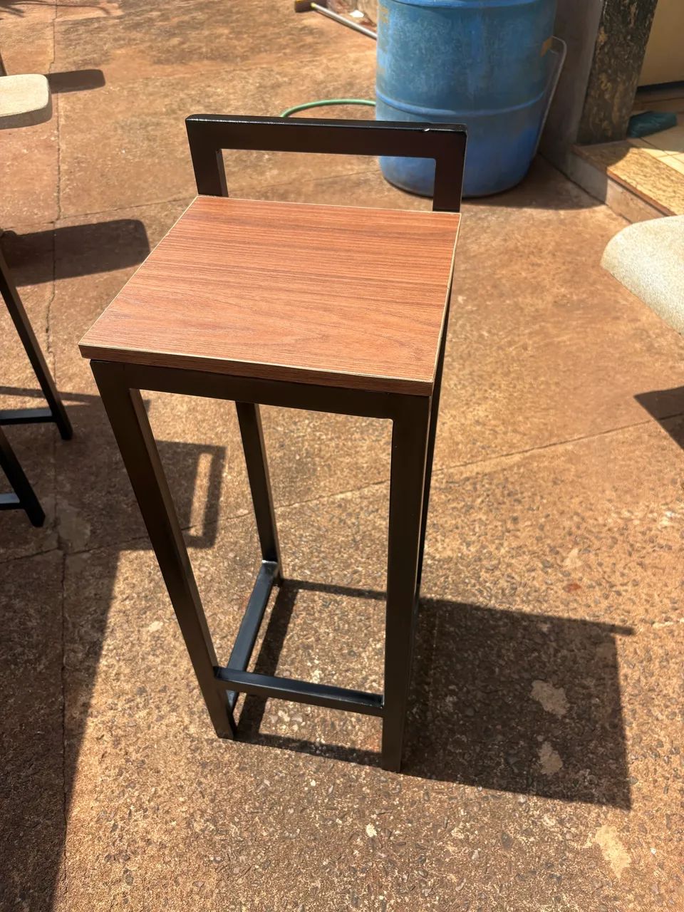 Mesa de balcão com 4 cadeira 64305477522819123