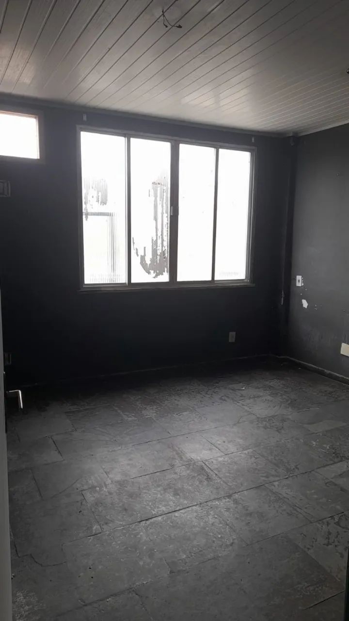 ALUGA-SE SALA NO CENTRO DE ANCHIETA