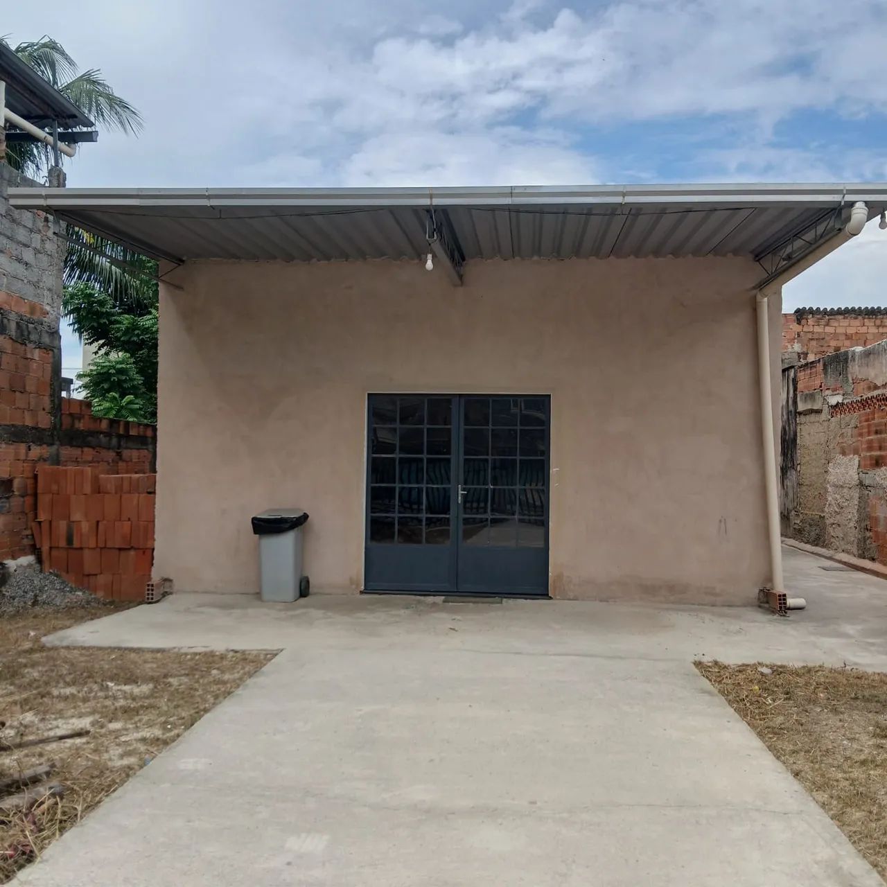 Alugo salão excelente  espaço para igreja Jardim Catarina Novo.