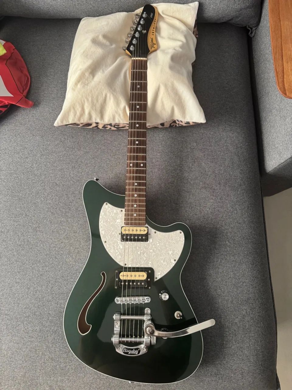 Tagima Jet Blues Deluxe NOVA com Captação Slash Signature 
