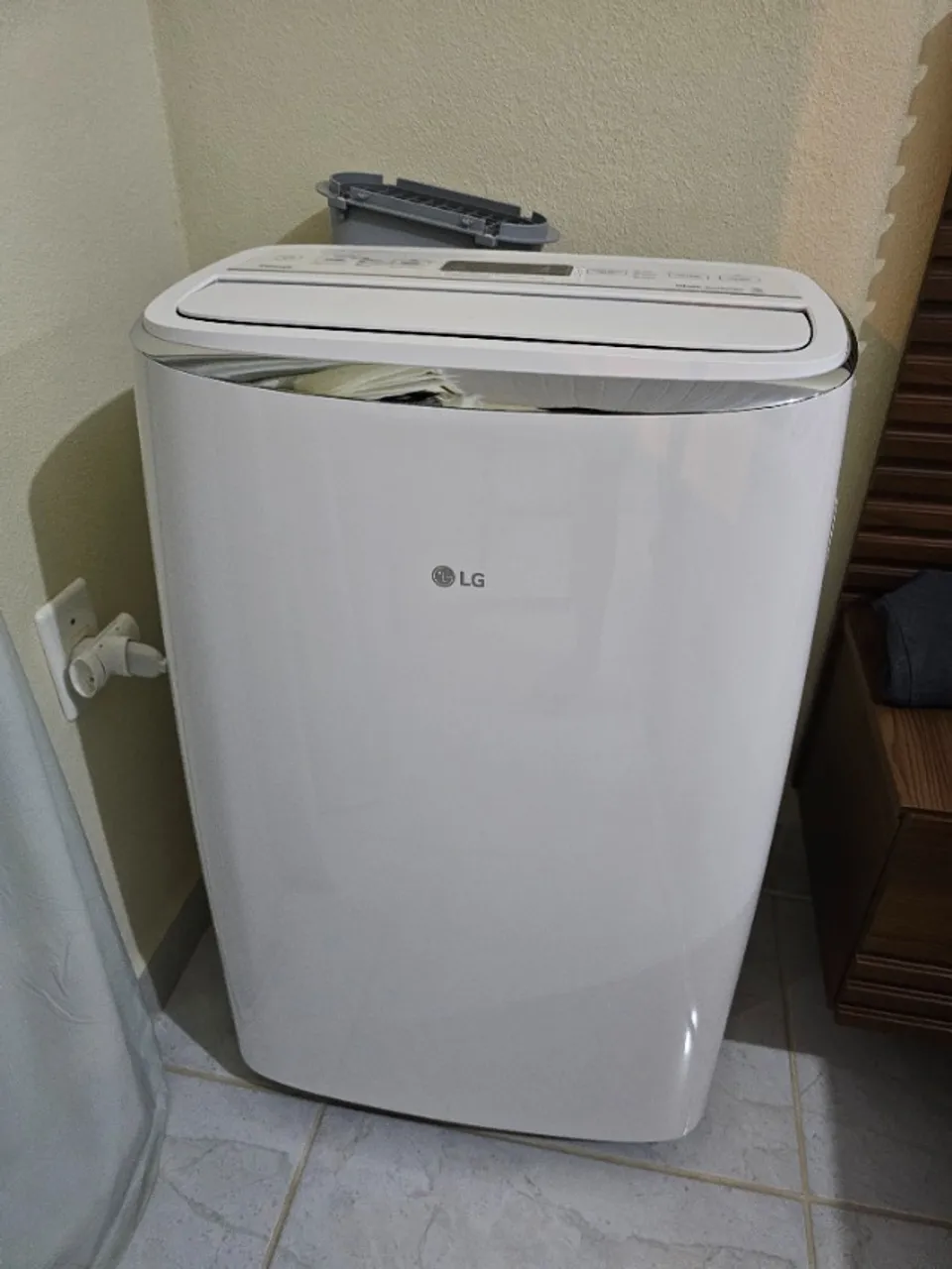 Ar condicionado portátil Inverter LG 14000 btus (8 meses de uso apenas)