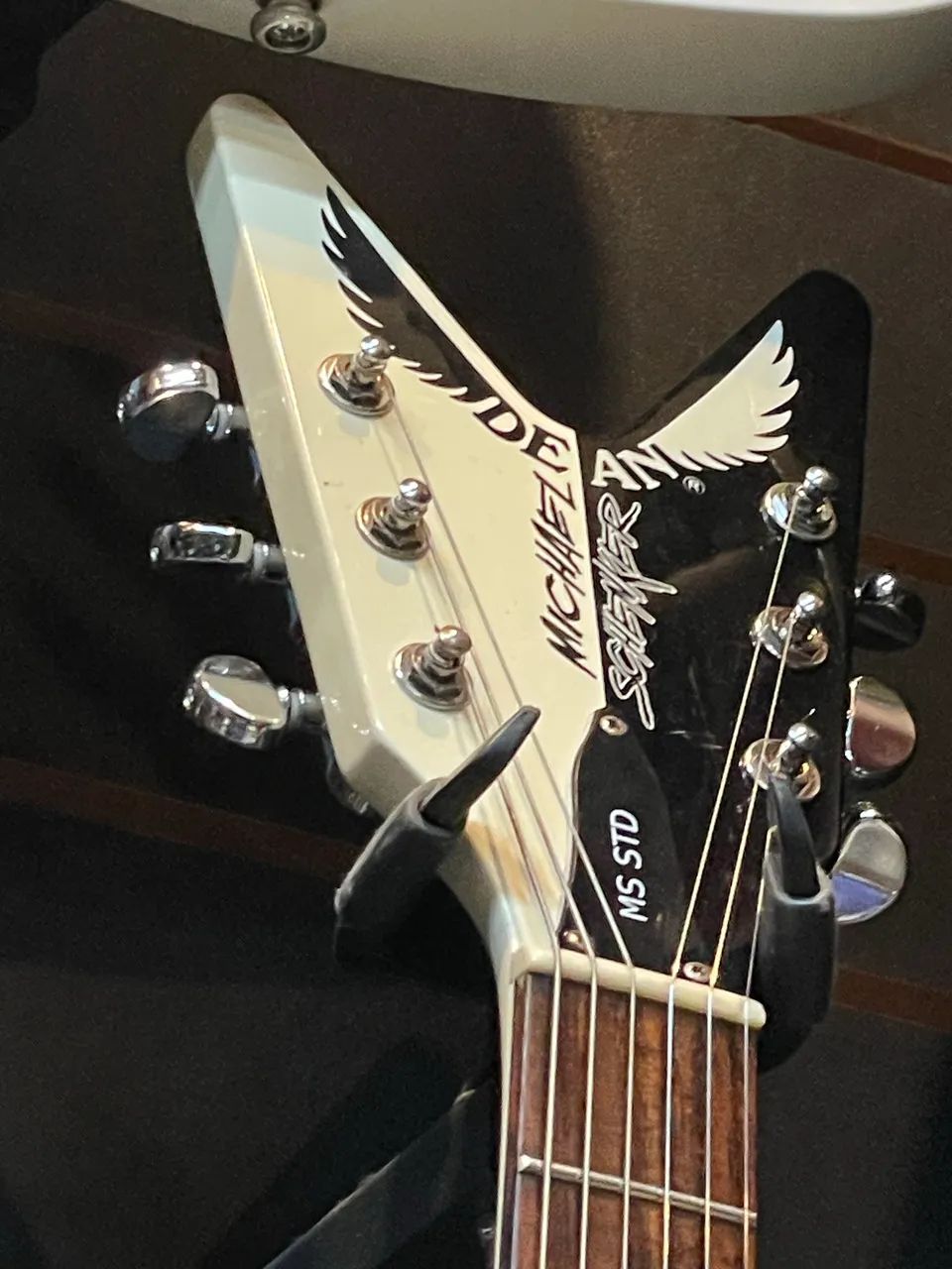 Guitarra Flying V clássica dean Michael schenker signature