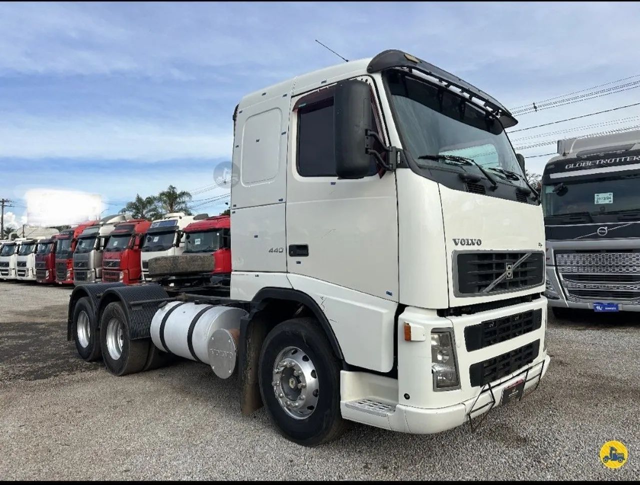 VOLVO FH-440 6X2<br>2009/2009<br>TETO BAIXO<br>MANUAL