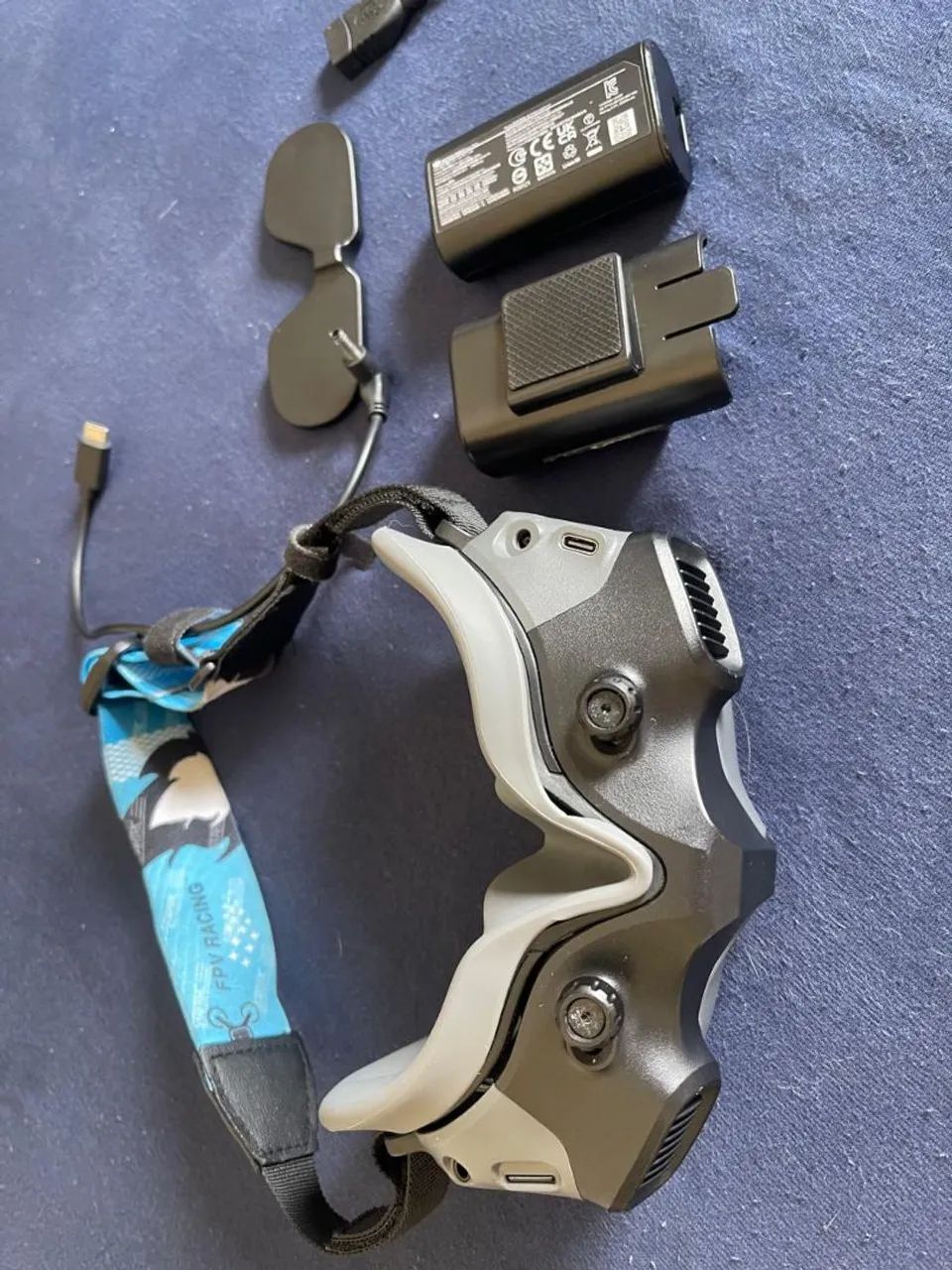 DJI GOGGLE 2 SUPER NOVO COM CORREIA, SUPORTE DE BATERIA E CABI CURTO - Foto 2