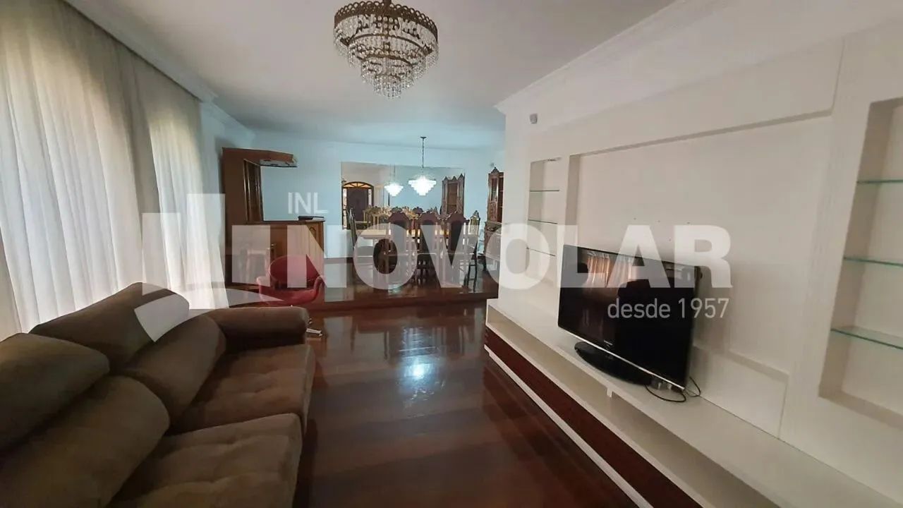 Casa Assobradada no Jardim França com 3 Suítes e 10 Vagas