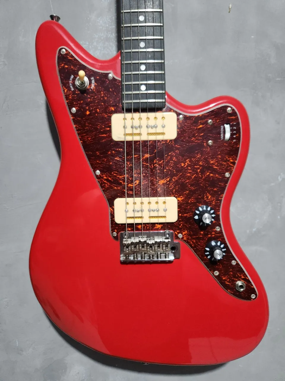 Guitarra Elétrica Vermelha - Modelo Especial Offset