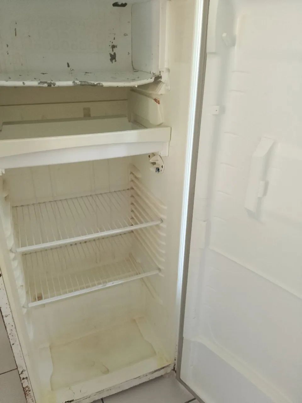 Geladeira Pequena