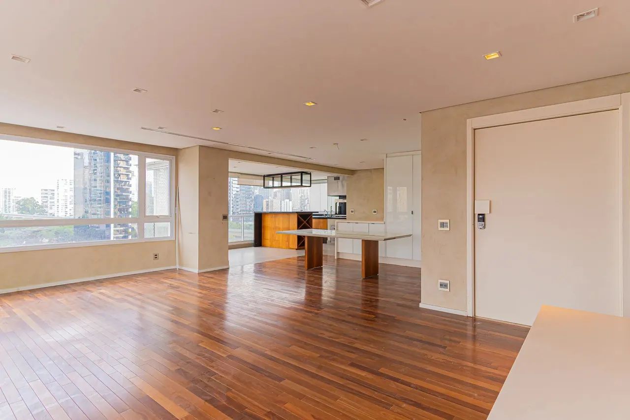 Imóvel para aluguel possui 225 metros quadrados com 3 quartos em Cidade Monções - São Paul - Foto 2