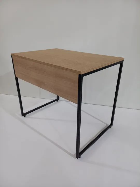 Mesa de Escritório Moderna com Estrutura em Metal - Foto 4