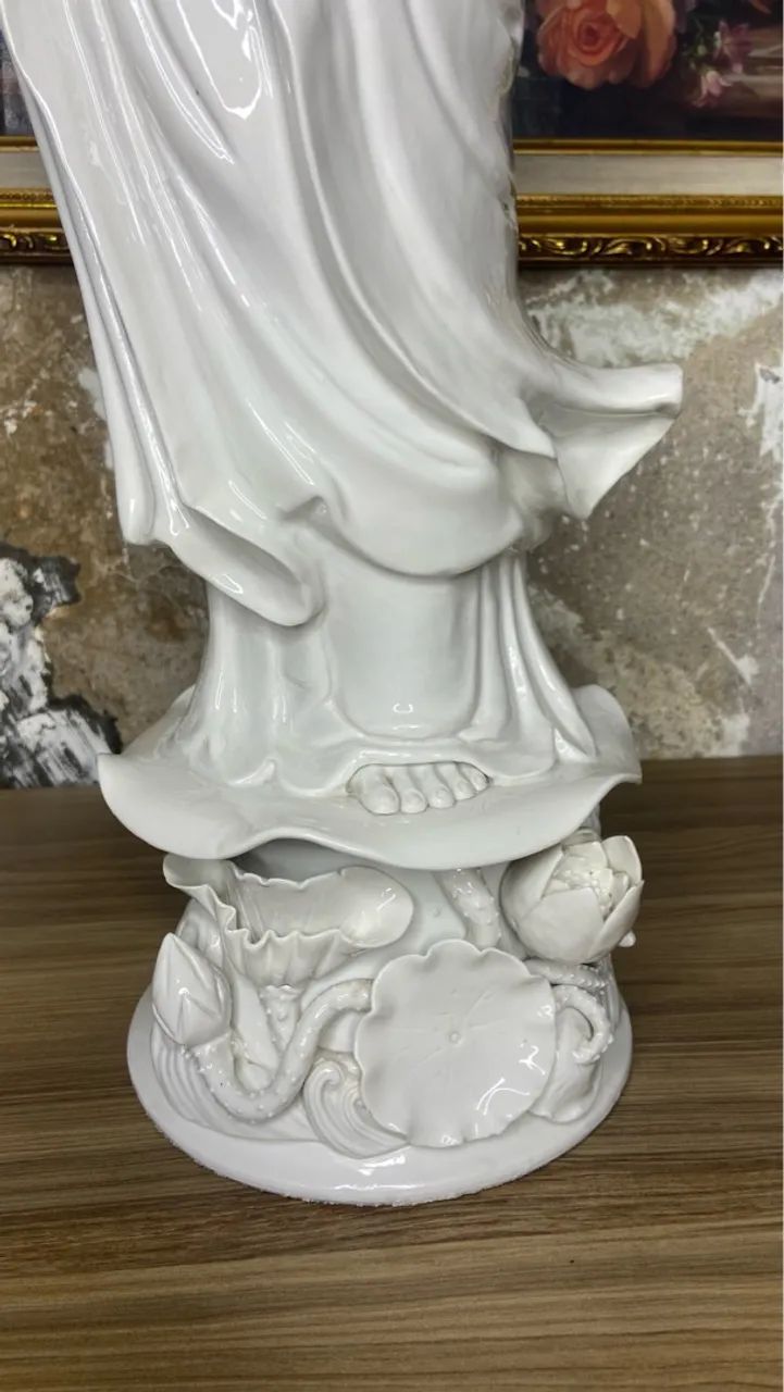 Grande e Fina Estatua de Porcelana Kwan Yin Blanc De Chine Guanyin | Antiguidades