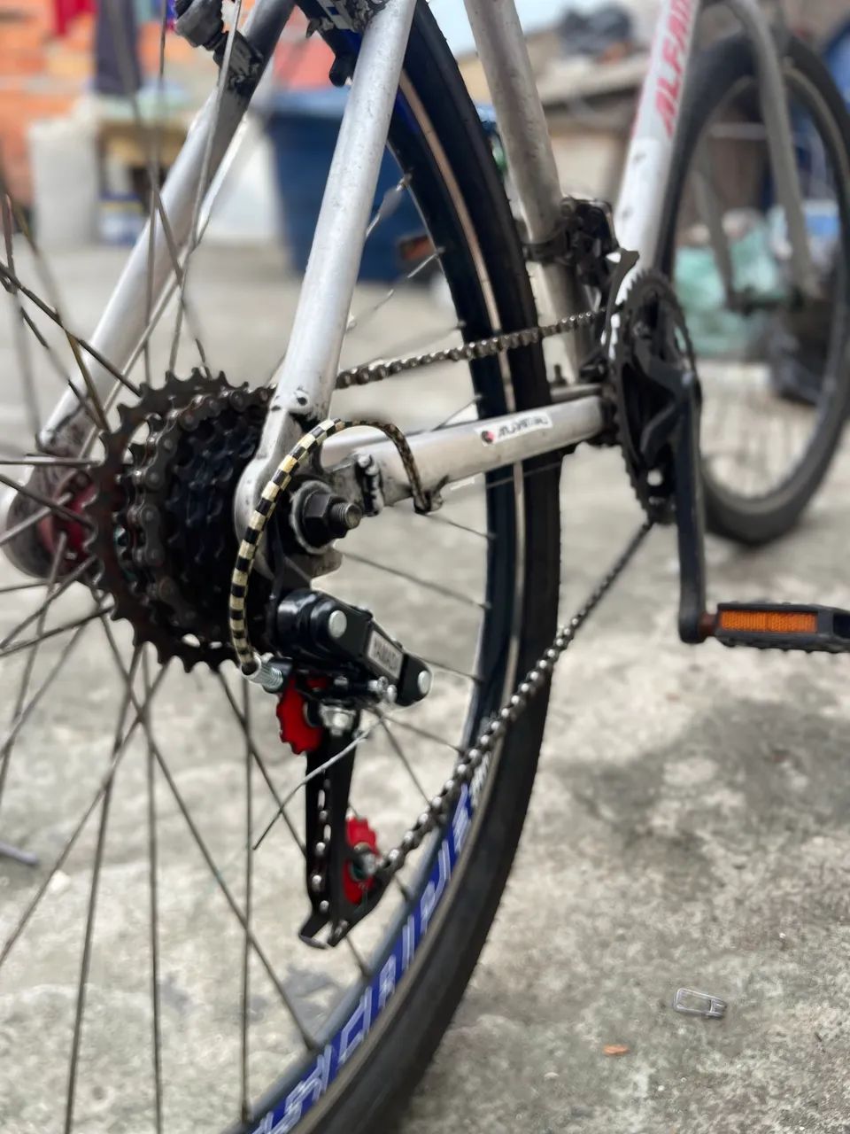 Bicicleta aro 26 com o quadro de alumínio  - Foto 2