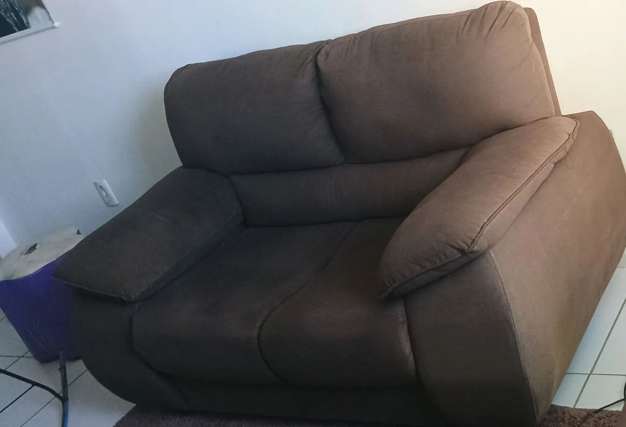 Vende-se um sofá de 3 lugares 