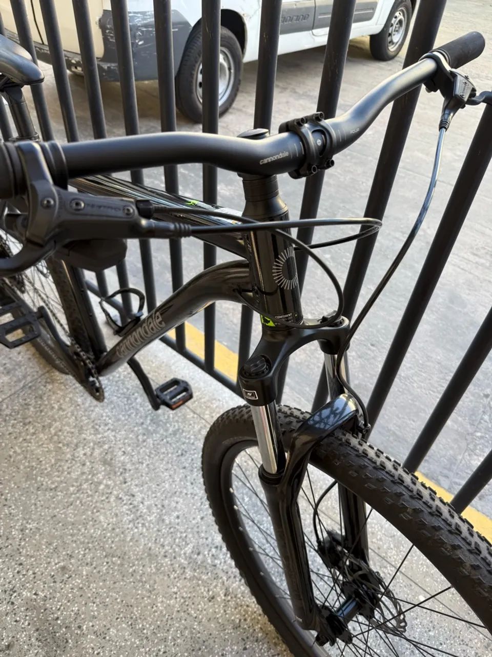 BICICLETA CANNONDALE ARO 29 