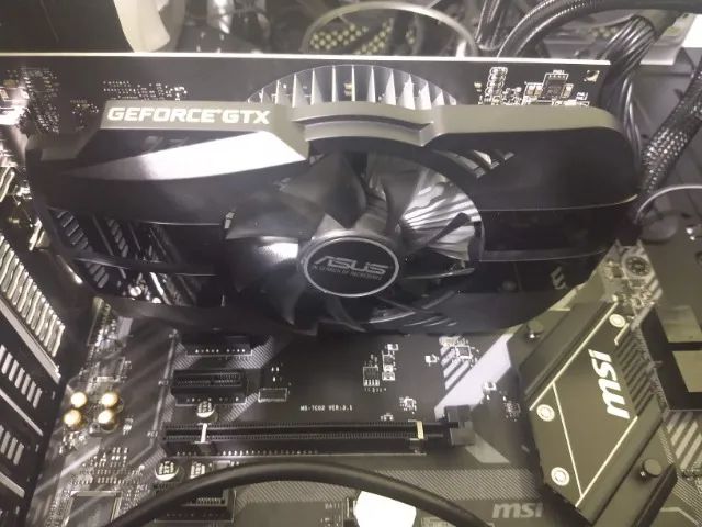 Placa Vídeo Asus Phoenix Gforce GTX 1050 Ti 4GB GDDR5