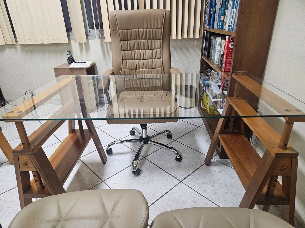 Mesa de escritório madeira maciça 