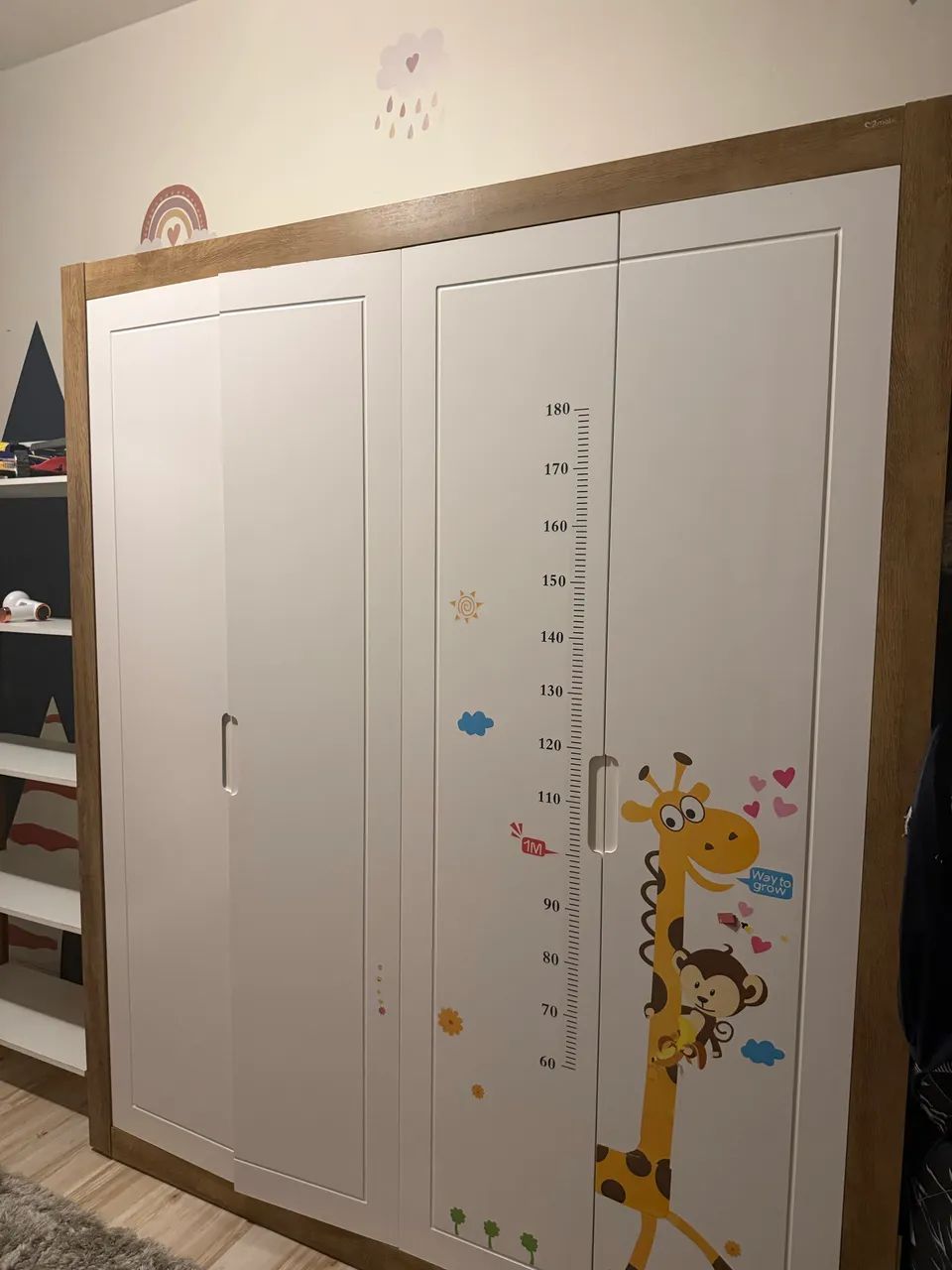 Guarda-roupas infantil