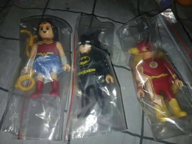 3 bonecos kinder maxi importado