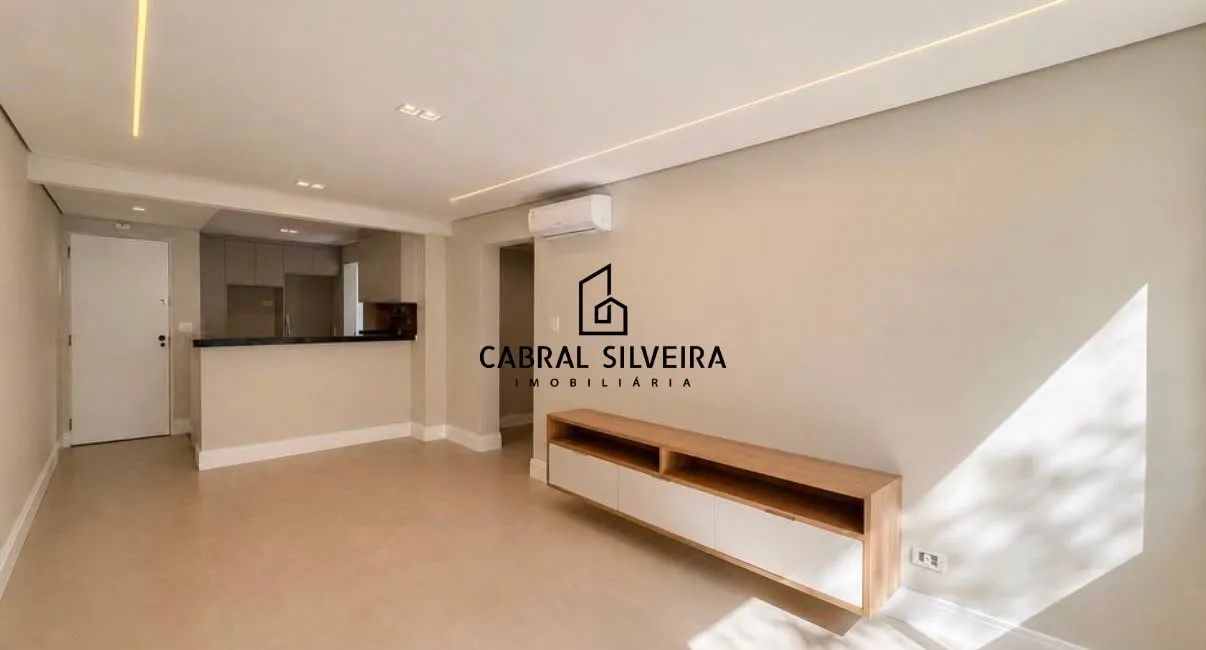 Apartamento Moderno Reformado com 2 Suítes à Venda em Moema Pássaros