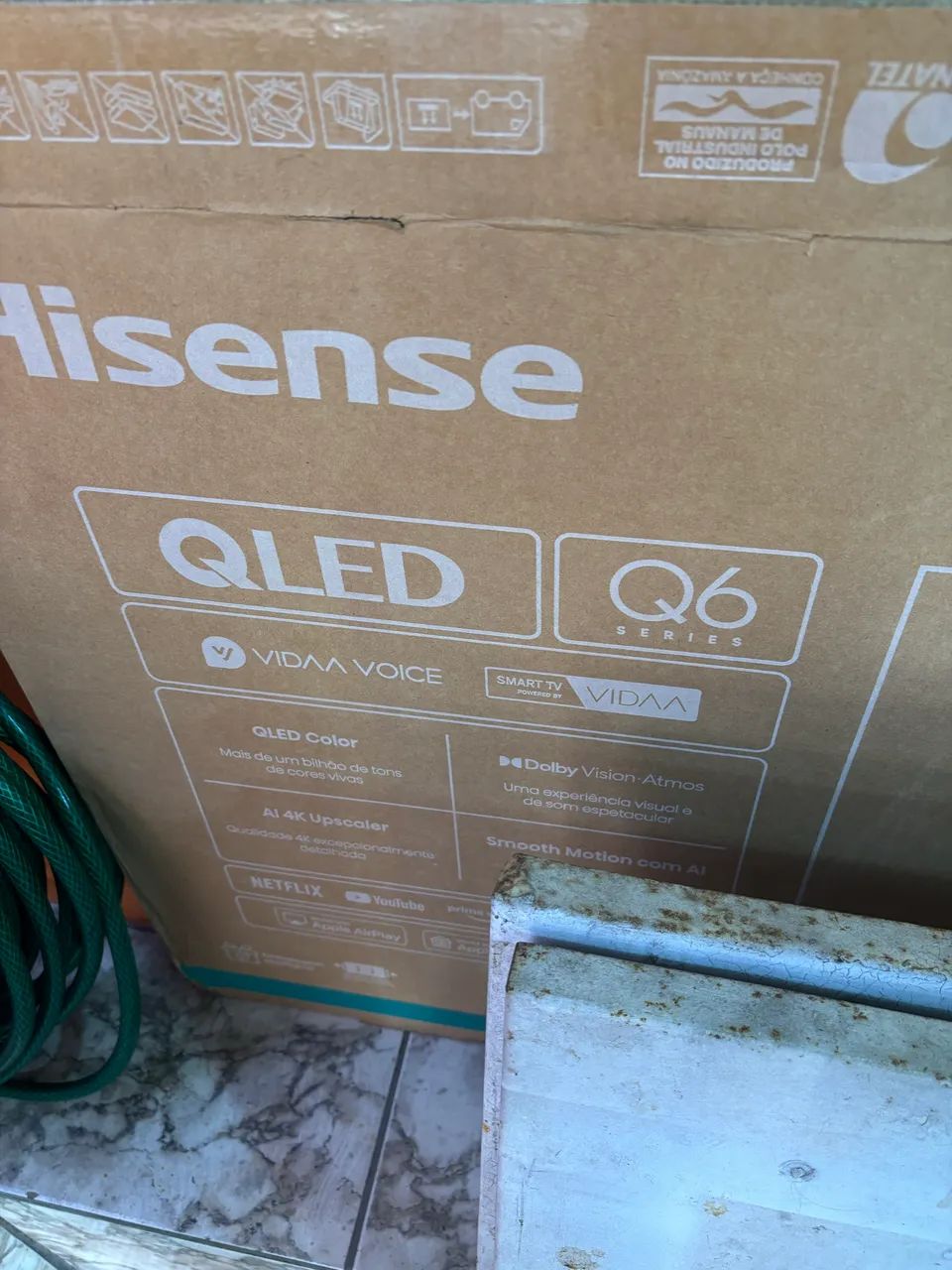 SMARTV HISENSE 4K 43? novíssima completa com nota fiscal e cx