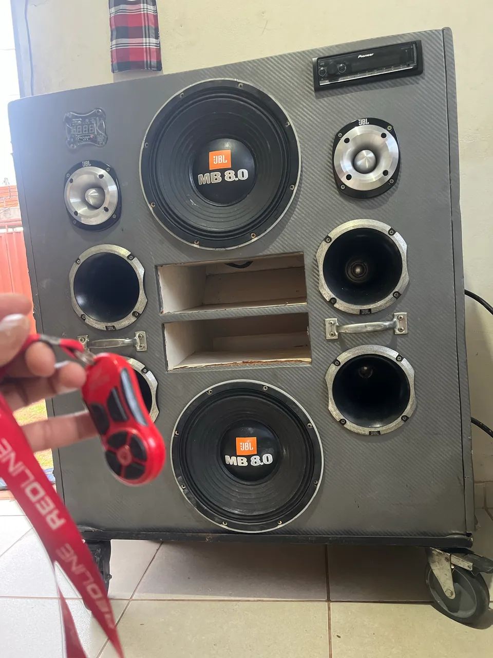 Vendo som automotivo