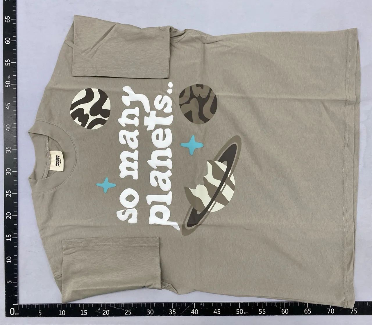 Camiseta broken planet - so many planets