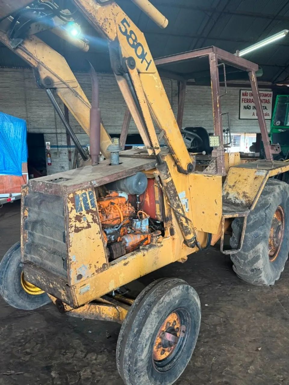 Retroescavadeira Case 580H