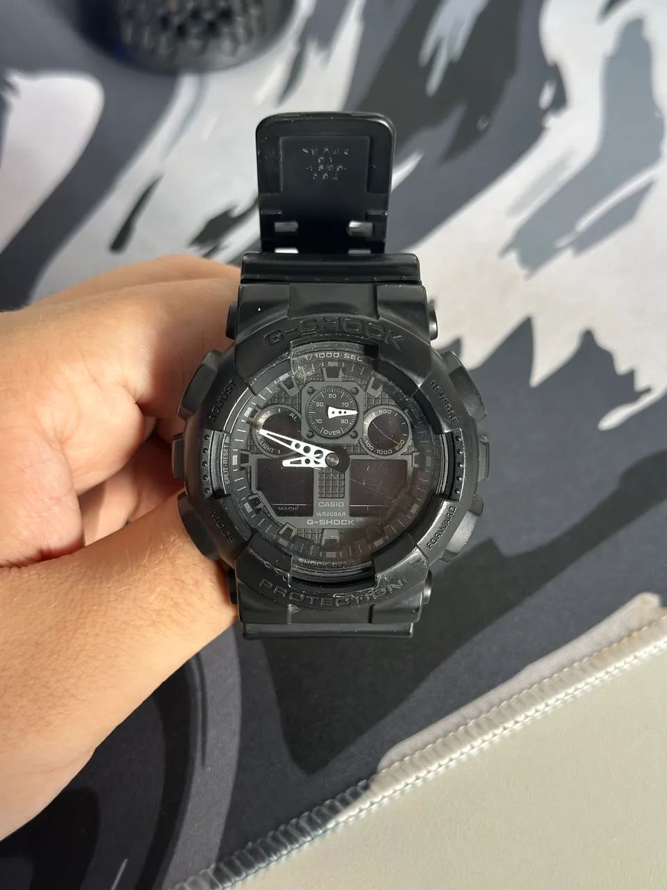 Relógio G-Shock e Swatch Big Bold 