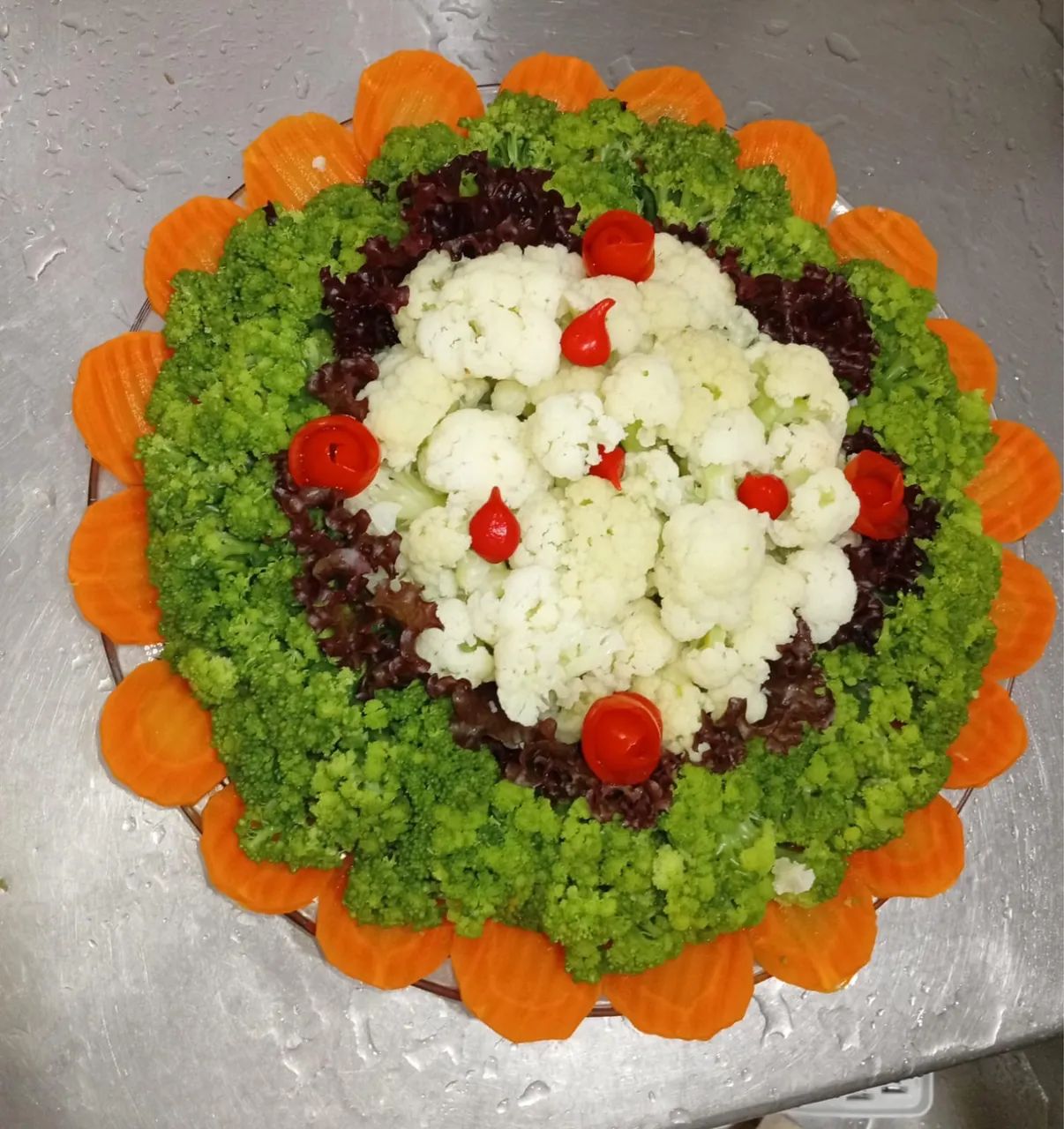 Vagas para auxiliar de cozinha, copeiro e atendente (garçom) - Foto 4