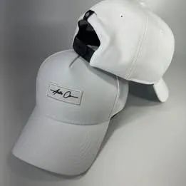 BONÉ BERLIM BRANCO