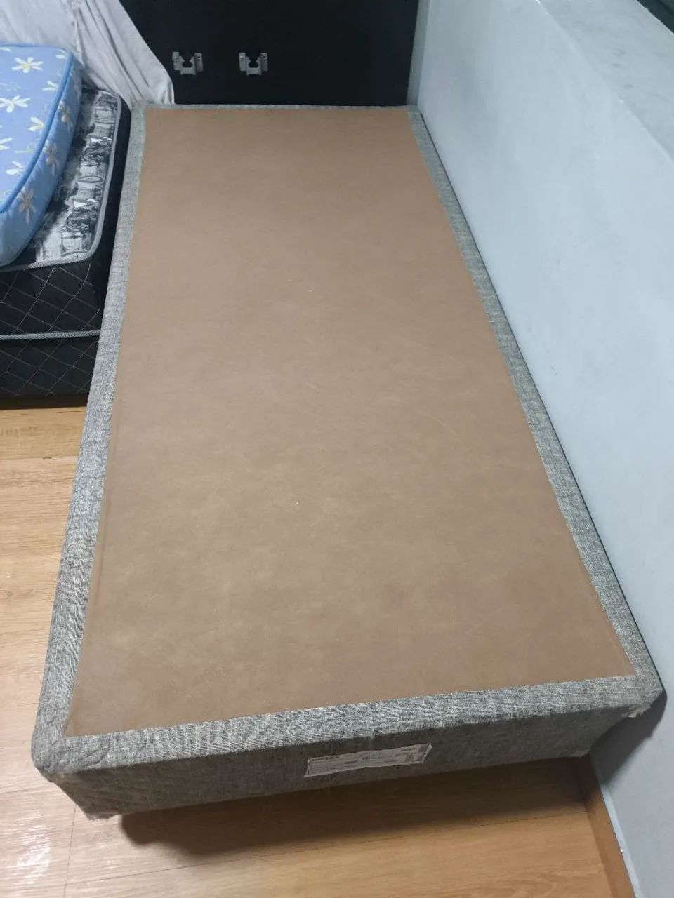 Box de cama de solteiro (Sem colchão) - Foto 2