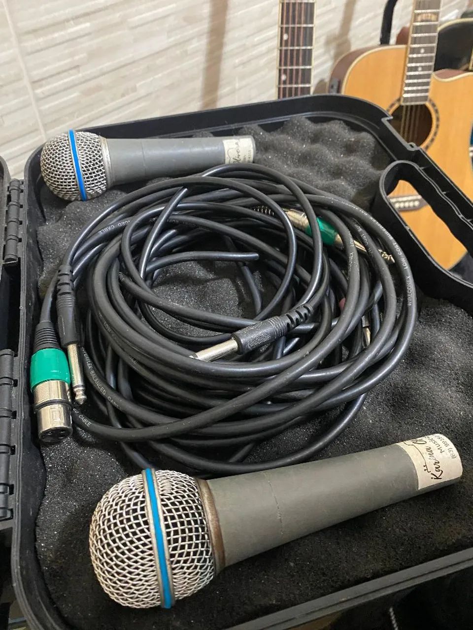 Par de microfones com fio perfeito estado - Foto 2