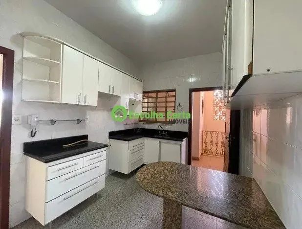 OPORTUNIDADE - Casa no Centro Barreiro-4 Qts-4 Vgs - Foto 2