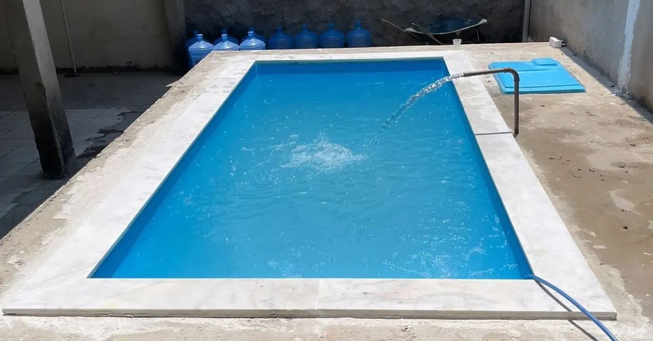 Piscina diretamente da fábrica vendemos sem instalação e incluso escavação e instalação 