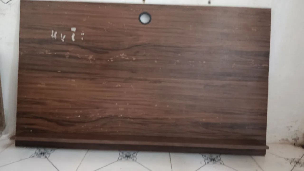 Painel para TV com prateleira - usado