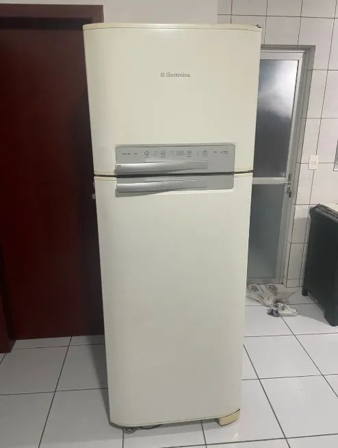 Geladeira Usada Em Bom Estado - Foto 2