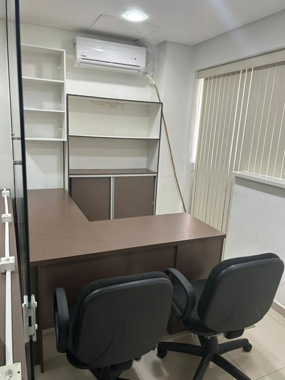 Sala no fórum business escritório ou consultório  - Foto 5