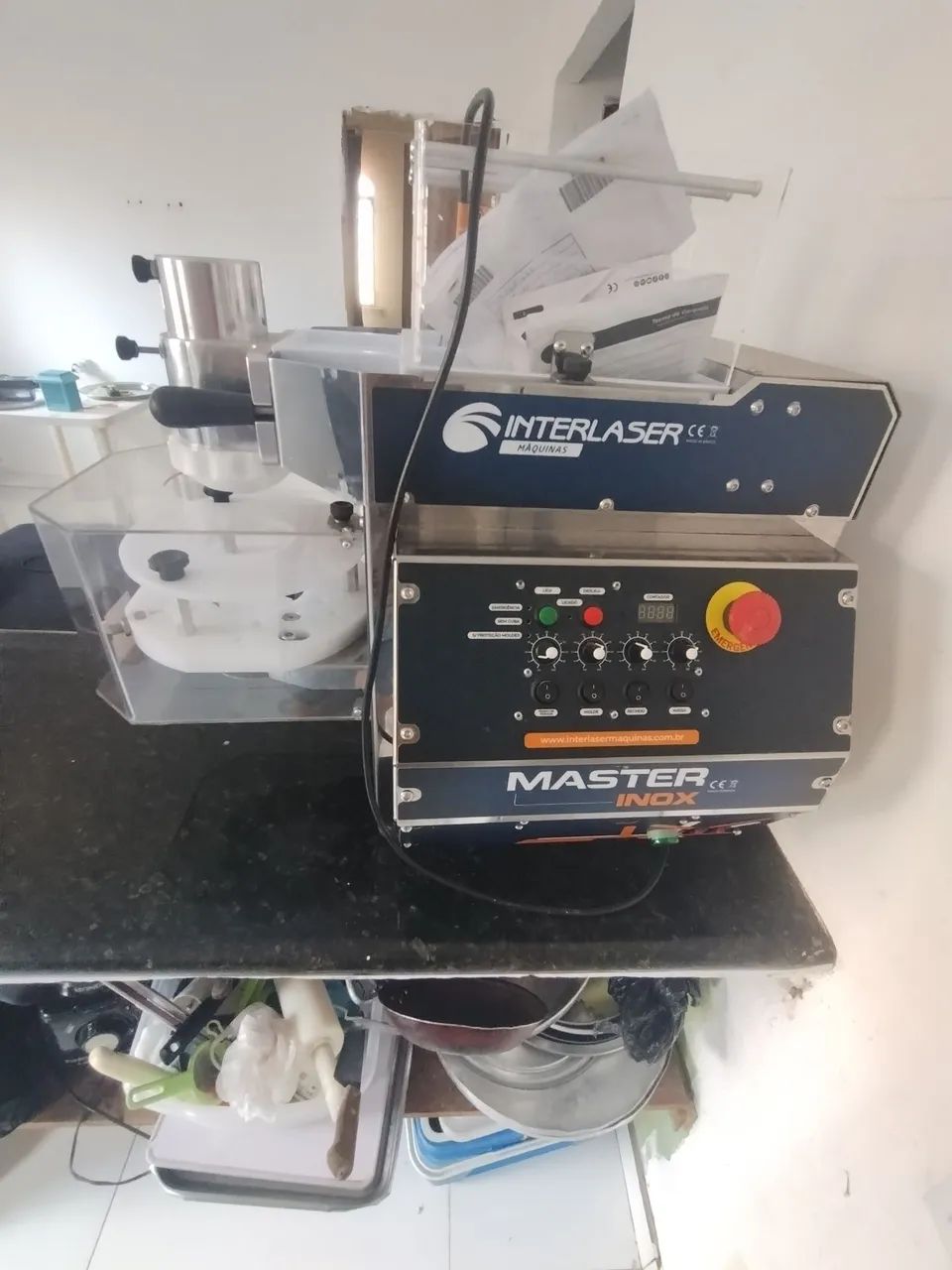 Máquina de modelar salgados 