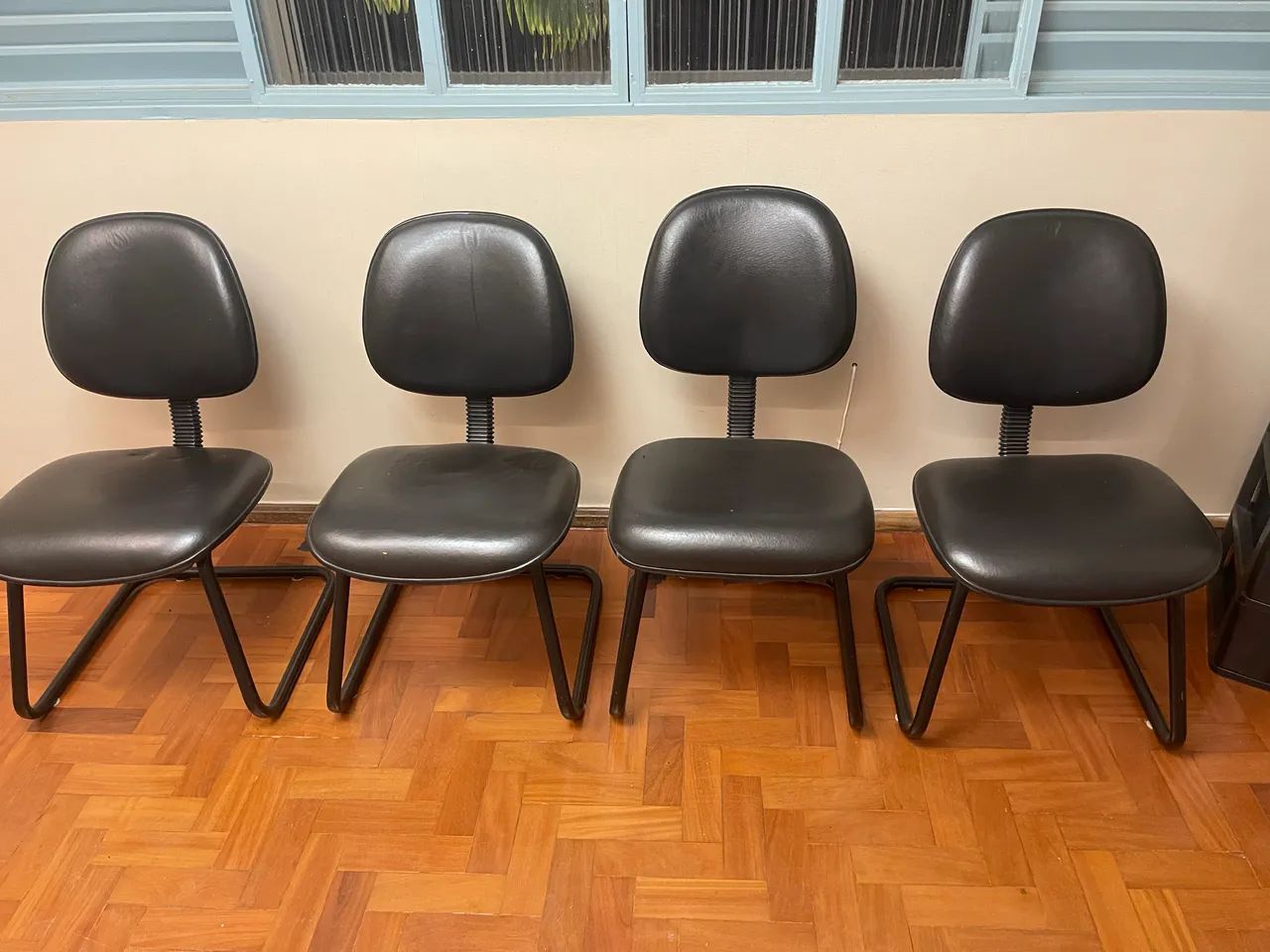 Jogo de 4 cadeiras de sala de espera - Foto 2