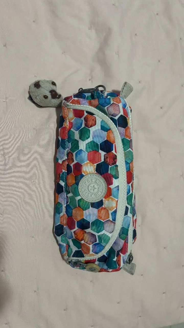 Estojo Kipling colorido