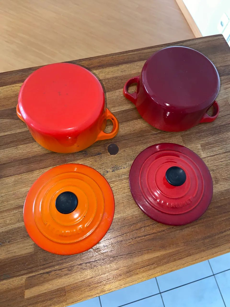 LE CREUSET ラズベリーキャニスター 2個セット 2 Cocottes Le Creuset Originais em Ferro Fundido - Vermelha e