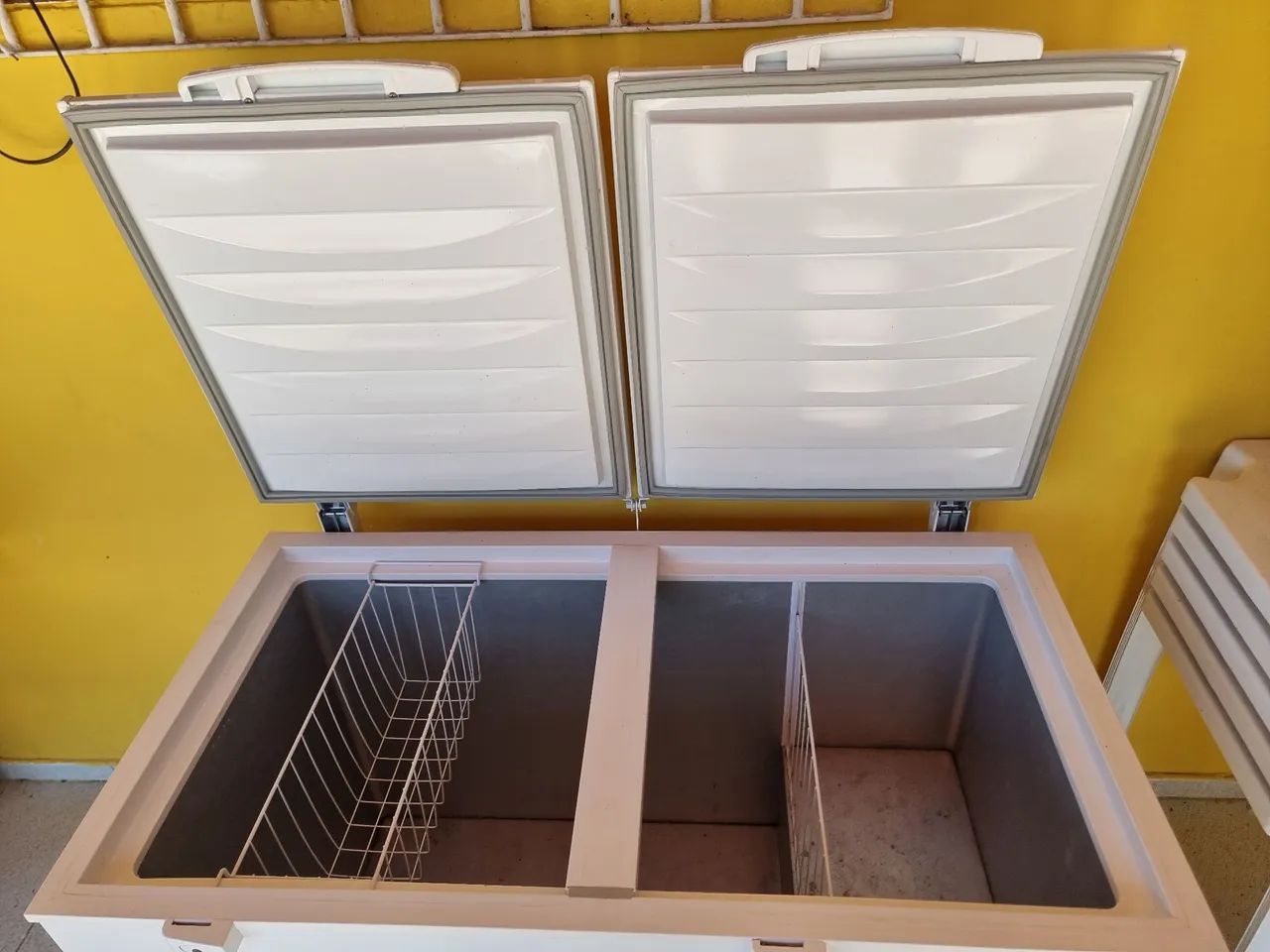 Freezer Electrolux 400l Super conservado e pouco uso!  - Foto 2