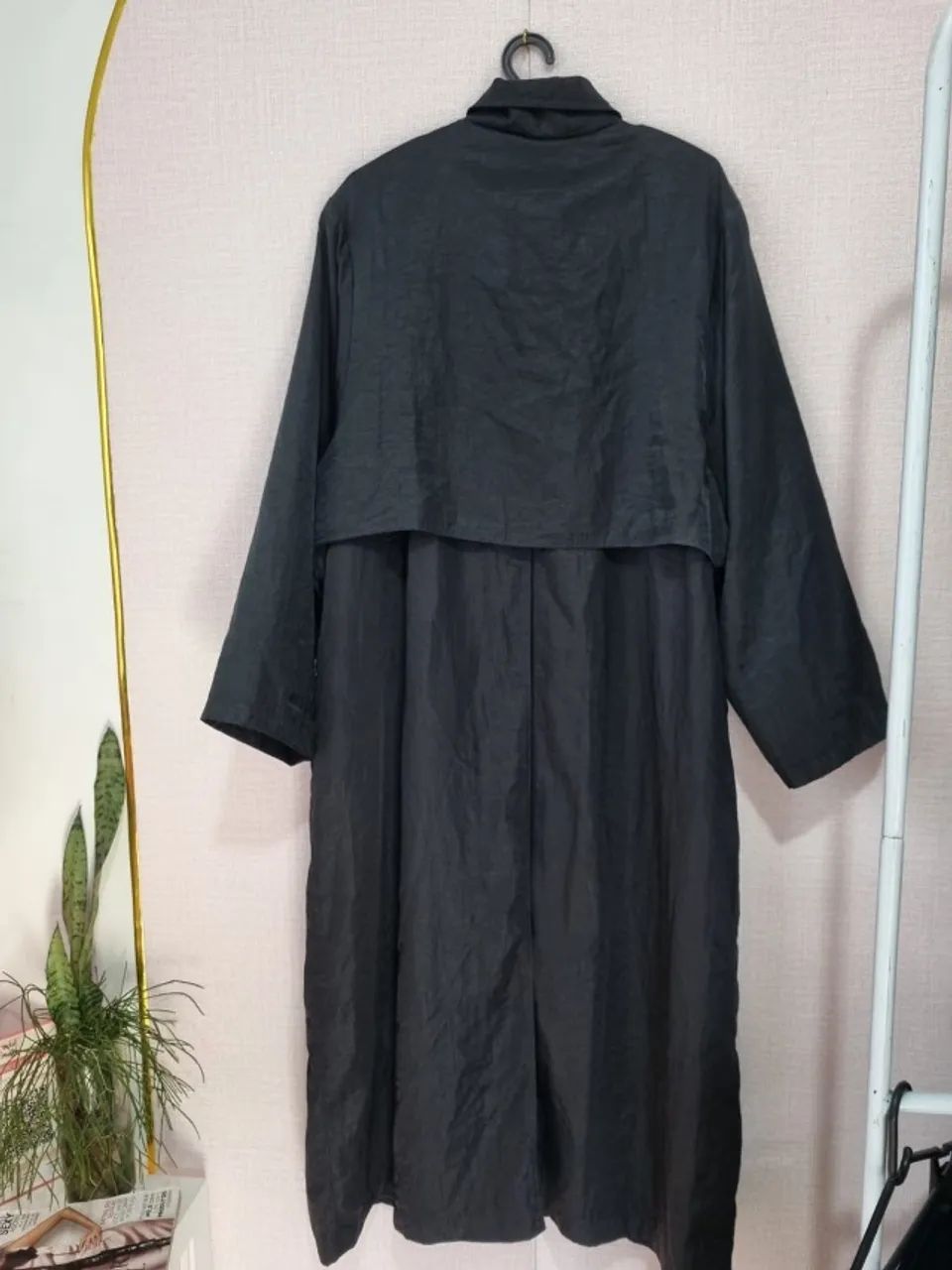 TRENCH COAT PRETO LONGO VINTAGE - Foto 3