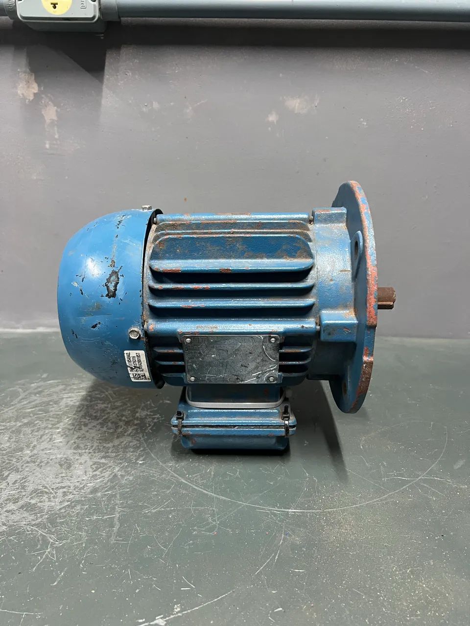 Motor Elétrico WEG W22 - 1,5 CV - Trifásico 220/380V