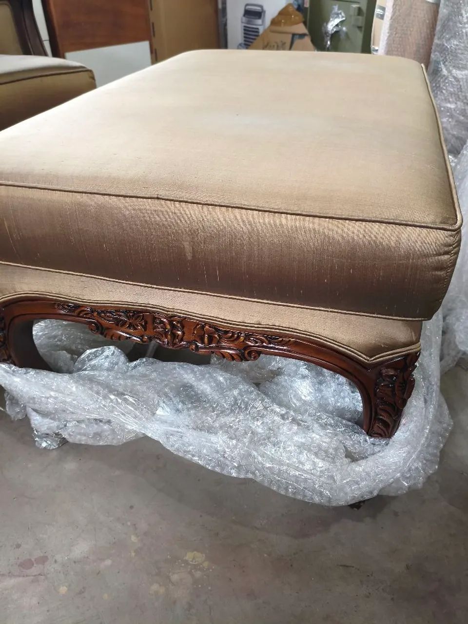 Conjunto 2 poltronas e um Puff provençal  - Foto 2