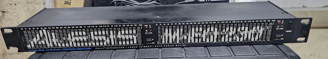 Crossover Alesis M-EQ-230 - Foto 2