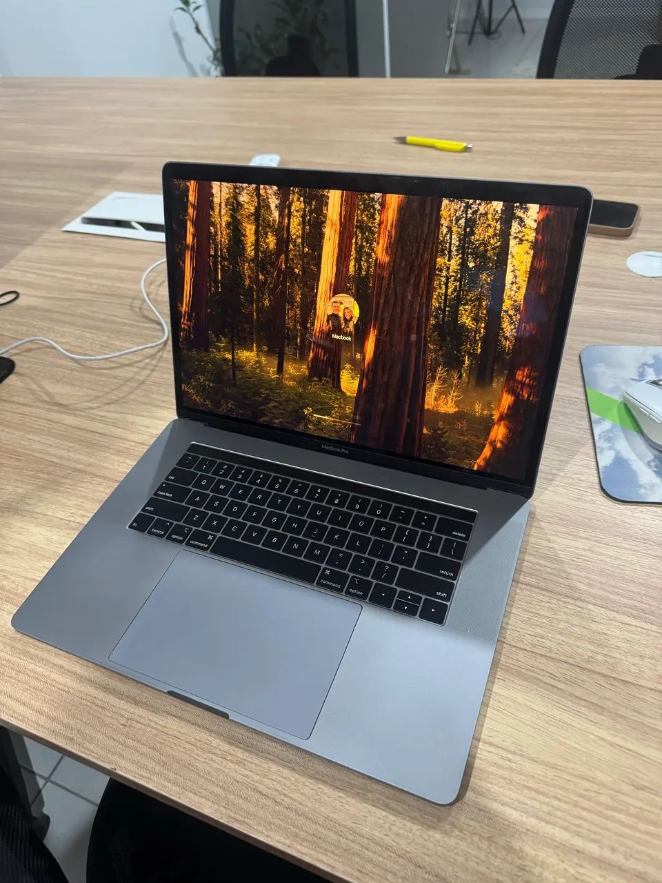 MacBook Pro 15? A1990 | Intel Core i7 | 16GB RAM | Touch Bar | Caixa Original - Foto 3