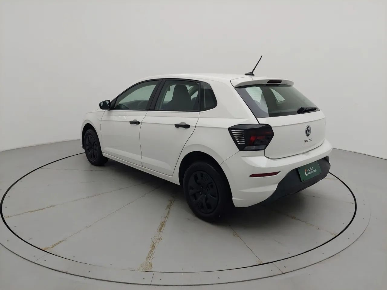 Volkswagen Polo Track 1.0 Flex 12V 5p, foto 3 de 18